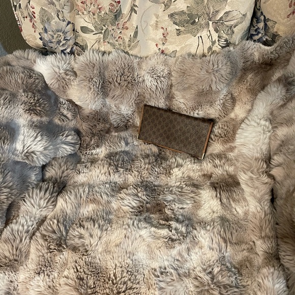 Celine Brown Wallet. A lots of cards slots and has small coin. - Picture 3 of 9